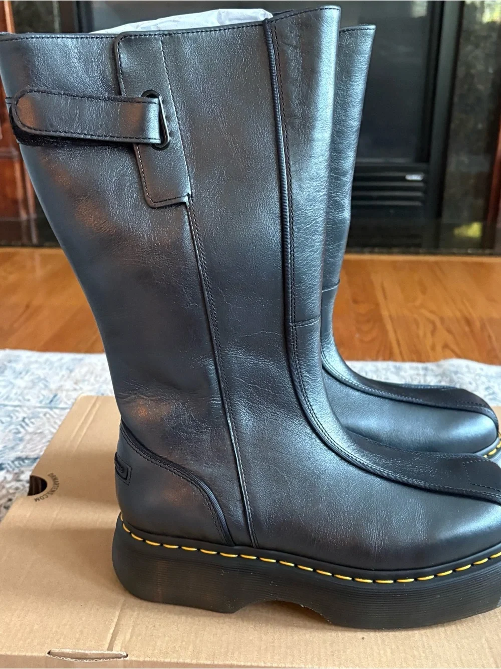 Dr. Martens box label